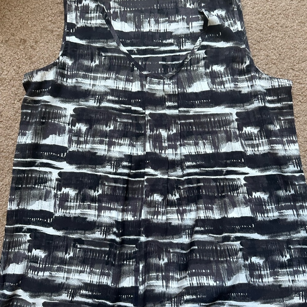 Black and White Patterned Sleeveless Top